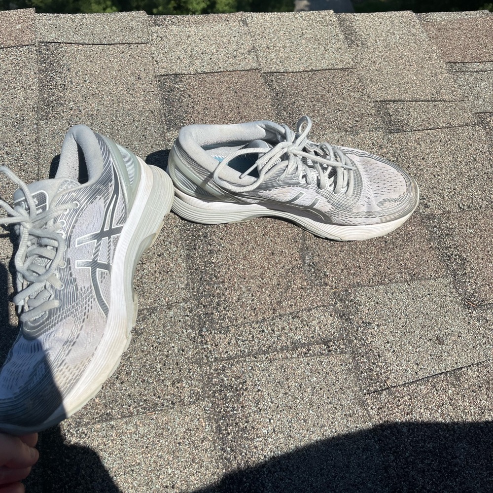 ASICS Shoes - Picture 2 of 4